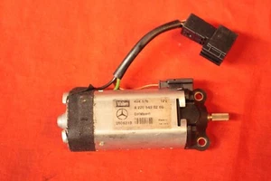 MERCEDES CLS500 CLS550 S55 TEERING COLUMN WHEEL ADJUSTMENT MOTOR ACTUATOR - Picture 1 of 2