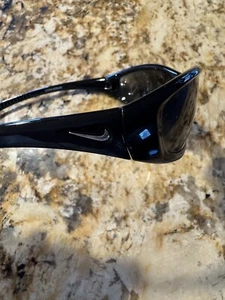 Nike Youth Black Sport Wrap Sunglasses See Pics - Picture 1 of 4