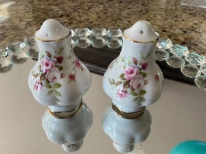 Royal Albert Cottage Garden Salt & Pepper Shakers 5/9 Hole - Picture 1 of 8