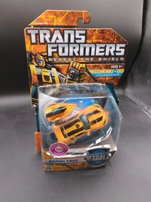 Transformers Universe Classics G1 Reveal The Shield Bumblebee Generations - Image 1 of 2