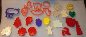 24 Vintage Kunststoff Ausstechformen Halloween Zug Blumen EKCO ELEFANT HONG KONG - Bild 1 von 9