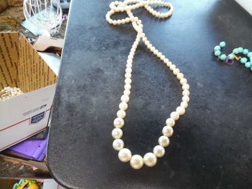 OFF WHITE vintage graduated off white imitation pearl graduated size necklace 18" drop