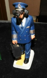 Robert Harrop Statue, Doberman Airline Pilot with Box, 2001 - Picture 1 of 10