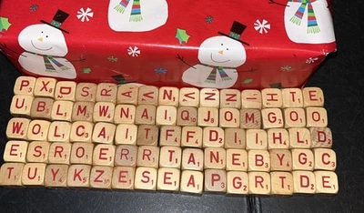 Набор из 75 винтажных 3D-игр Scrabble RSVP кубики букв алфавит из цельного дерева - Изображение 1 из 4