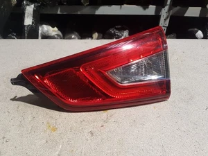 Nissan Qashqai J11 mk2 2014 puerta trasera luz lado del conductor - Imagen 1 de 5