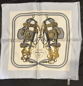 Hermès Einstecktuch Seidentuch Brides de Gala von Hugo Grygkar Lt Blau Grau Neu - Bild 1 von 9