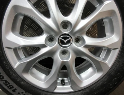 185/65 R15 Sommerreifen DOT 1224 Alufelgen KF513 orig. Mazda 2 Typ DJ 2014-2020 - Bild 1 von 4