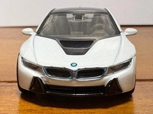 BMW i8 Minicar weiß - Bild 1 von 12