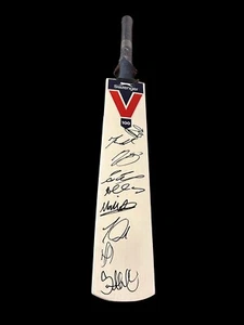 Australia Cricket ODI 2024 Squad Signed Cricket Bat 2 - Picture 1 of 9