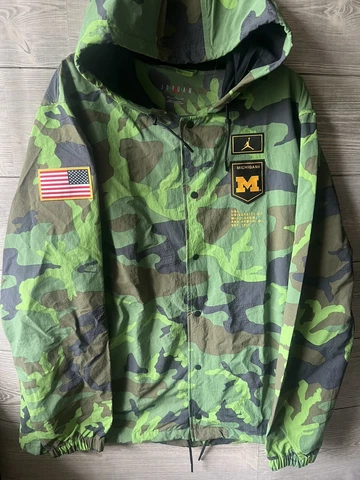 XXL Jordan X Michigan Wolverines X X Nike Salute to Service Nylon Camo Jacket Cover