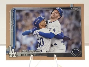 2025 Topps Series 2 Two in Blue - Gold /2025 Betts & Freeman - Dodgers - Bild 1 von 2