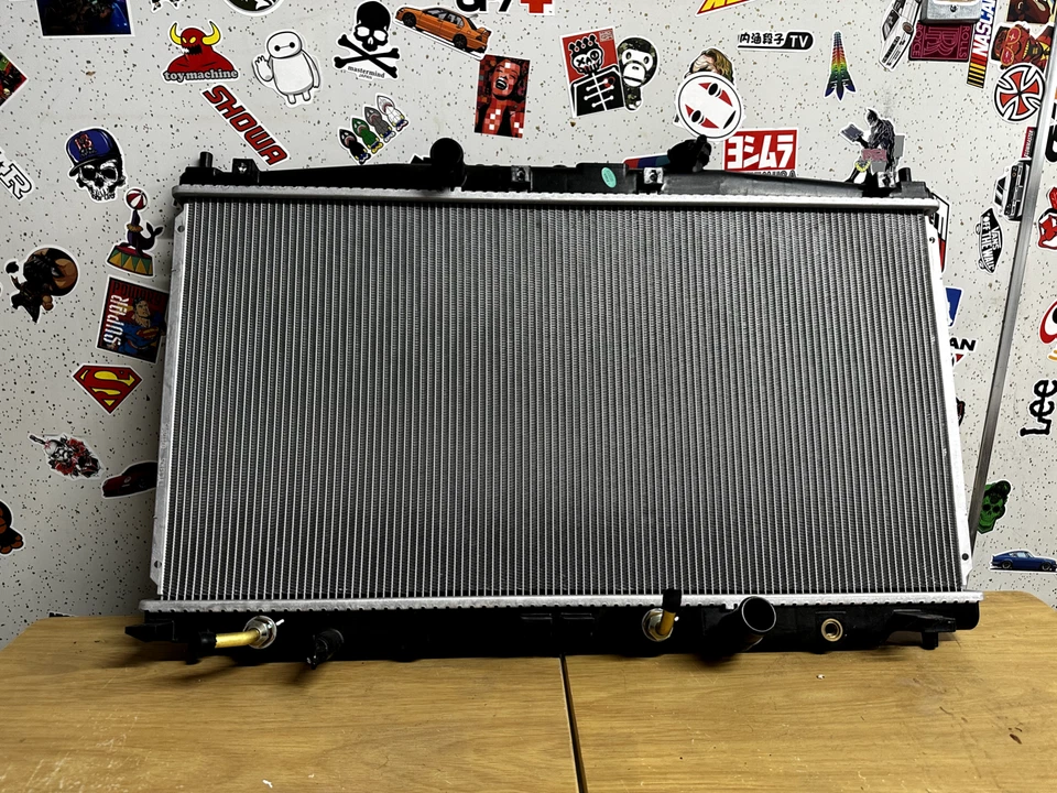 Radiador 13105 para Honda Insight 2010 2011 2012 2013 2014 1,3 L / 11-16 CRZ CR-Z Foto 1 de 4