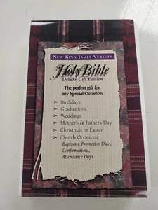 Holy Bible NKJ Version: White Leatherflex Deluxe Gift Version White Bible - Picture 1 of 6