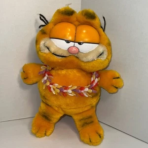Adorable Vintage 1980’s Stuffed Garfield Wearing a Lei By Dakin ~ So Cute!  - Picture 1 of 10