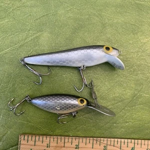 2 Storm Thin Fin Vintage Fishing Lures Shiner Minnow & Hot N Tot - Picture 1 of 5