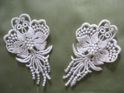 20 PCS LOVELY DANGLY OFF WHITE VICTORIAN RAYON VENISE APPLIQUE - Image 1 of 2