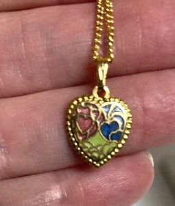 Enamel Floral Heart Pendant Necklace Wine/Blue enamel colors- 16" chain - Bild 1 von 4