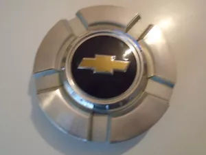 Chevy Silverado Tahoe Avalanche Suburban OEM Wheel Center Cap 9596343 - Picture 1 of 4