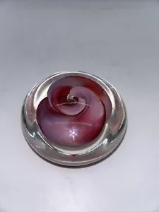 Fermacarte in vetro artistico rosa vorticoso firmato Jim Karg - Foto 1 di 7