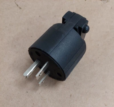 WELL SHIN Power Entry Connector NEMA 6-15P 3 pin WS-001B12-1 - Image 1 of 3