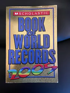 2005 BOOK OF WORLD RECORDS - PAPERBACK - USED - Picture 1 of 6