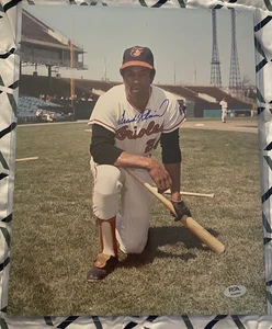 Frank Robinson Signed 16x20 PSA/DNA LOA HOF - Picture 1 of 3