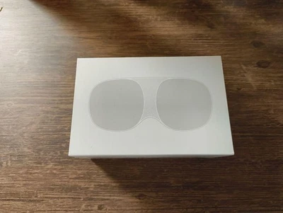 HTC VIVE Flow VR Glasses Lightweight Immersive Virtual Reality 99HASV006-00 - Image 1 of 4