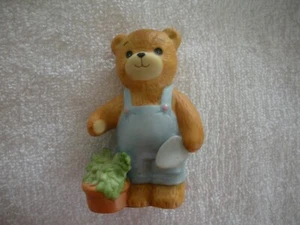 Enesco - Lucy and Me - BOY WITH PLANT AND TROWEL - Pre-Owned - Picture 1 of 2