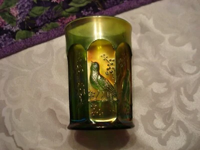 Northwood Green Carnival Singing Birds Glass - Image 1 of 4