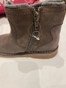 Clarks Younger Girls Brown Suede Ankle Boots Size 9F - Picture 1 of 6