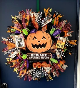 Whimsical Haunted House Halloween Wreaths, Front Door Halloween wreath, Pumpkins - Picture 1 of 6