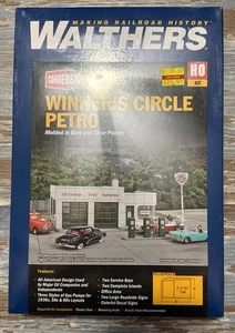 Walthers Cornerstone Winner's Circle Petro Service Station Railroad Model HO Kit - Imagen 1 de 2