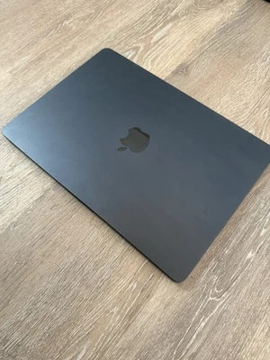 Apple MacBook Air 13 in 2022 Midnight/Apple M2 3.49 GHz, 256 GB 8 GB 8-Core - Image 1 of 4