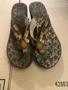 Clark’s Zehenstegsandale Keilabsatz Flip-Flop braun und hellbraun Größe 8M - Bild 1 von 12