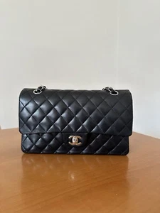 Chanel Timeless Classic Flap Tasche Schwarz Lammleder - Bild 1 von 10