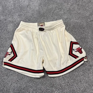 Chicago Bulls Mitchell & Off-White Team Shorts Women Size Medium 1996 Finals - Picture 1 of 7