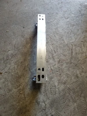 10 11 12 13 14 15 TOYOTA PRIUS FRONT BUMPER REINFORCEMENT OEM Foto 1 de 4