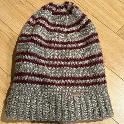 Gorro Free People cinza listrado borgonha tamanho único malha macia aconchegante - Imagem 1 de 4