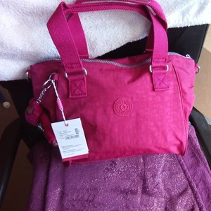 Kipling Amiel Bag. - Picture 1 of 6