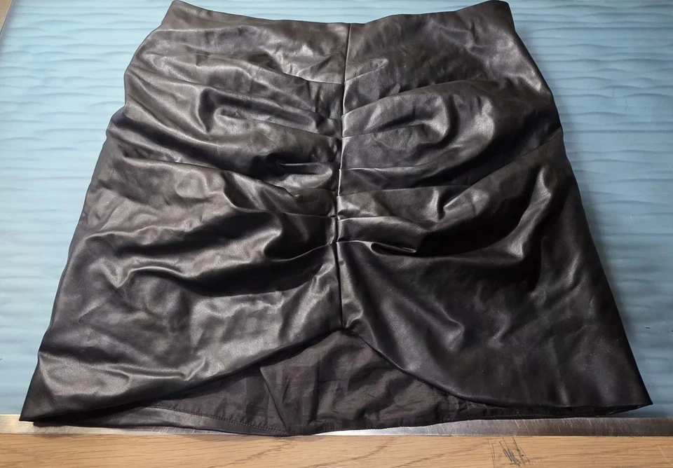 Pink Lily Women’s Faux Leather Black Skirt/Shorts ~ Zipper Size 2XL - Image 1 of 4