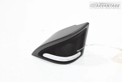 Mercedes Benz CLA250 2014-2019 puerta delantera derecha del lado del pasajero moldura de esquina OEM Foto 1 de 4