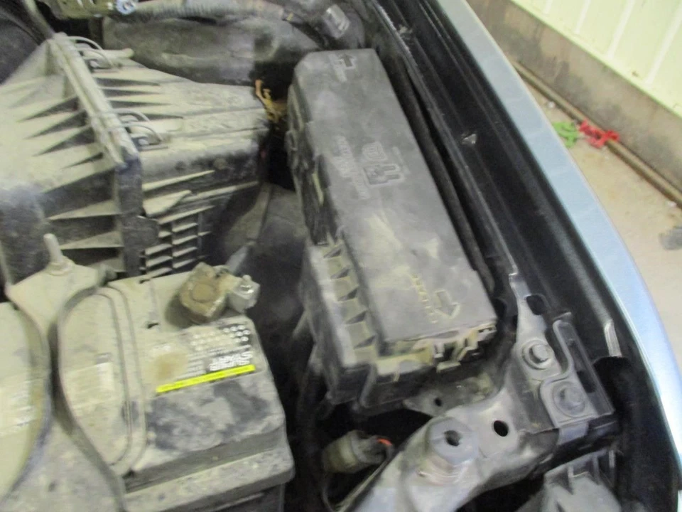 Ford Escape 2011 Engine Fuse Box VIN 7 8th Digit 1239 - Изображение 1 из 4