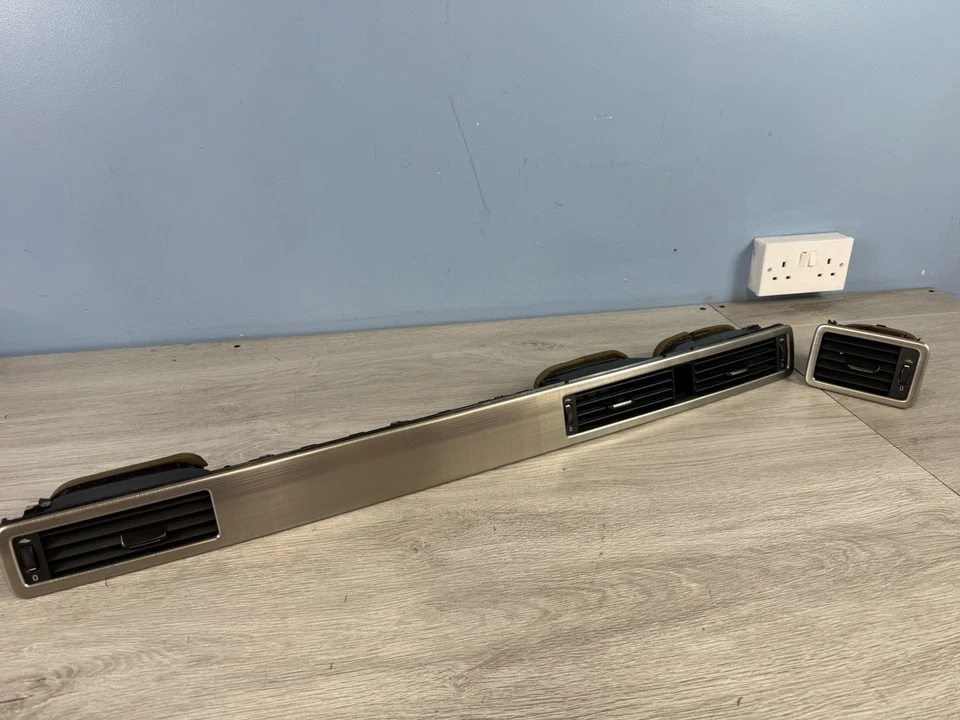 Tapicería central/tapicería de tablero/S80/Mk2/Mk3/Facelift/Ventilaciones de aire 30715144 Volvo V70/XC70/S80 Foto 1 de 4