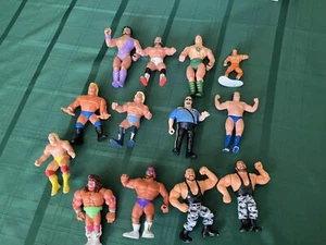 Vtg 90s WWF WWE WRESTLING  Lot Of 9 Hulk Hogan, Rick Flair ,  Two Other Figures - Picture 1 of 24