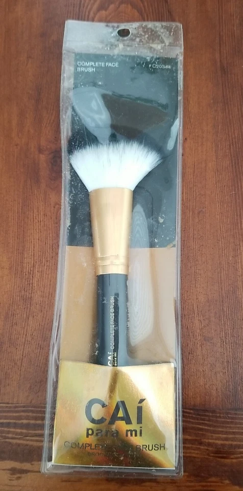 Cai Para Mi Complete Face Brush - Image 1 of 1