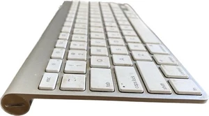 Apple Wireless KB Model A1314 bluetooth new batteries Mac MacBook Pro Imac works - Picture 1 of 7