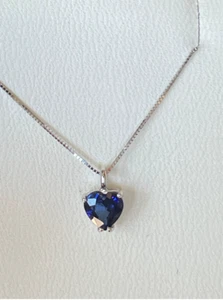 COLLIER GIROCOLLO COLLANA IN ORO BIANCO 18 KT E CIONDOLO CUORE ZAFFIRO NATURALE - Foto 1 di 1
