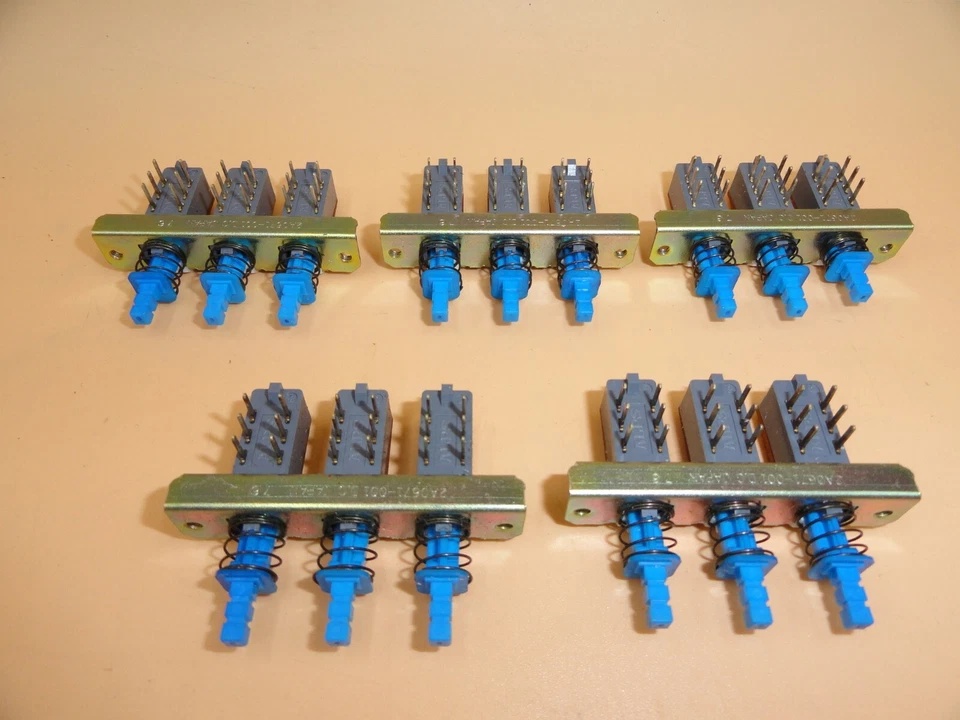 INTERRUPTOR SELECTOR PULSADOR PULSADOR NOS (LOTE DE 5)  Foto 1 de 4