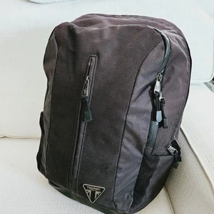 Triumph Motorcycles Rucksack schwarz 2020 mit mehreren Taschen und aufgebaut - Bild 1 von 24