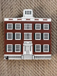 Jared Coffin House Cat's Meow Nantucket Series 1987 Shelf Sitter Wood Decor - Picture 1 of 4